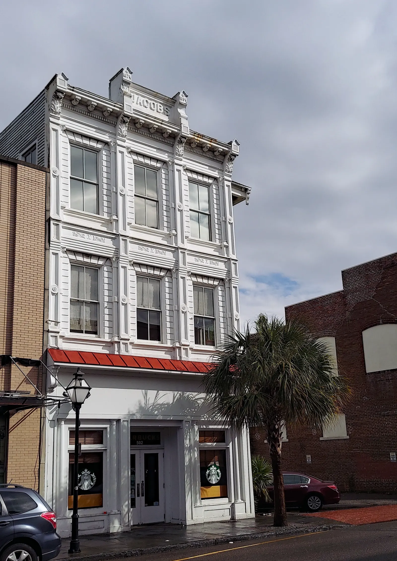 Shoppers and storefronts along King Street in downtown Charleston, South Carolina